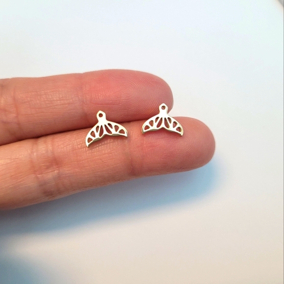 Pretty, trendy kitty cat rose gold color stainless steel earrings. NEW - Picture 3 of 4